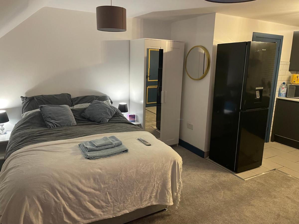 Lovely Studio Apartment Located In Бирмингам Екстериор снимка