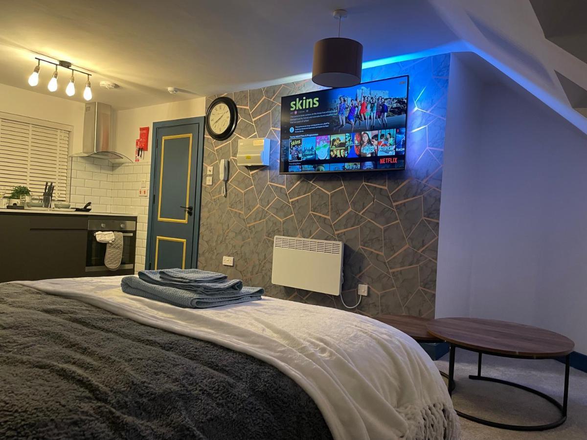 Lovely Studio Apartment Located In Бирмингам Екстериор снимка